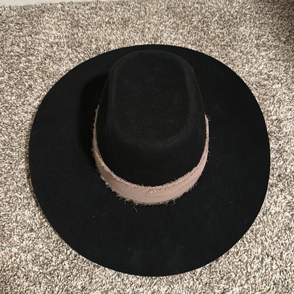 Two Road hat (Gigi pip company) - Picture 2 of 4